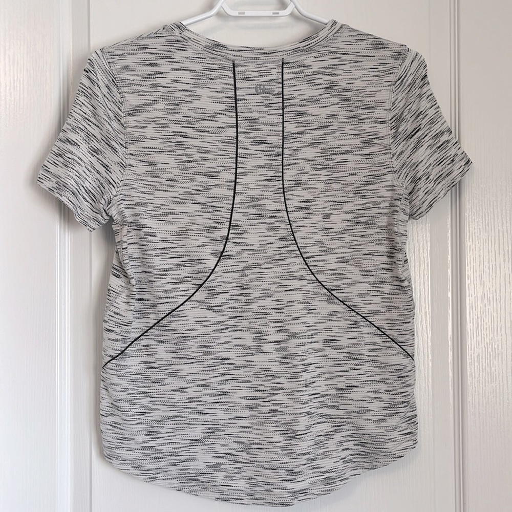LULULEMON TSHIRT - Picture 3 of 3